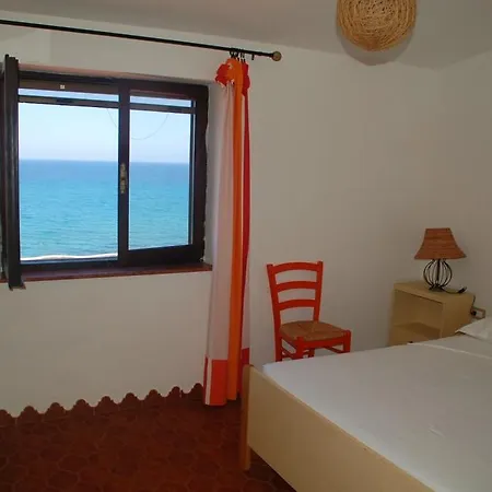 Villa Alabe - Waterfront Apartments In Bosa Porto Alabe